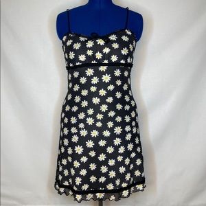 Dollskill Delia’s Large Daisy dress large